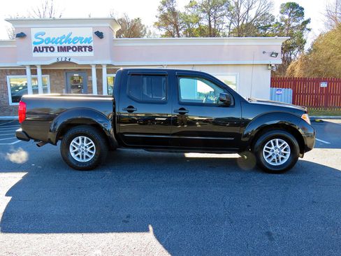 Used 2018 Nissan Frontier SV w/ Value Truck Package image 6