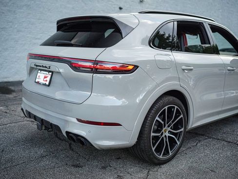 Used 2021 Porsche Cayenne Turbo S AWD/4WD image 14