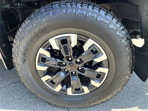 Certified 2023 Nissan Frontier PRO-4X w/ Technology Package AWD/4WD image 10