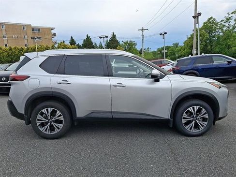 Certified 2022 Nissan Rogue SV w/ SV Premium Package image 41