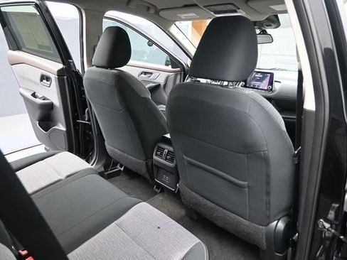 Used 2023 Nissan Rogue SV AWD/4WD image 29
