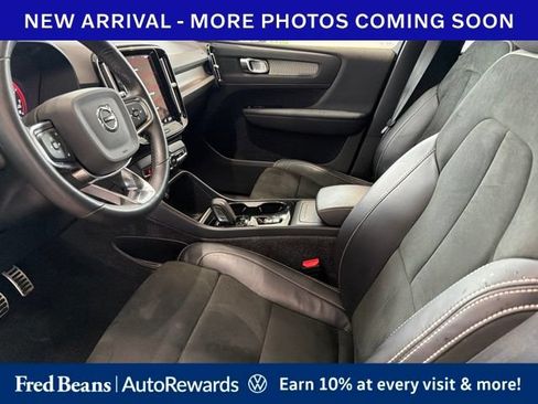 Used 2022 Volvo XC40 T5 R-Design w/ Climate Package AWD/4WD image 9