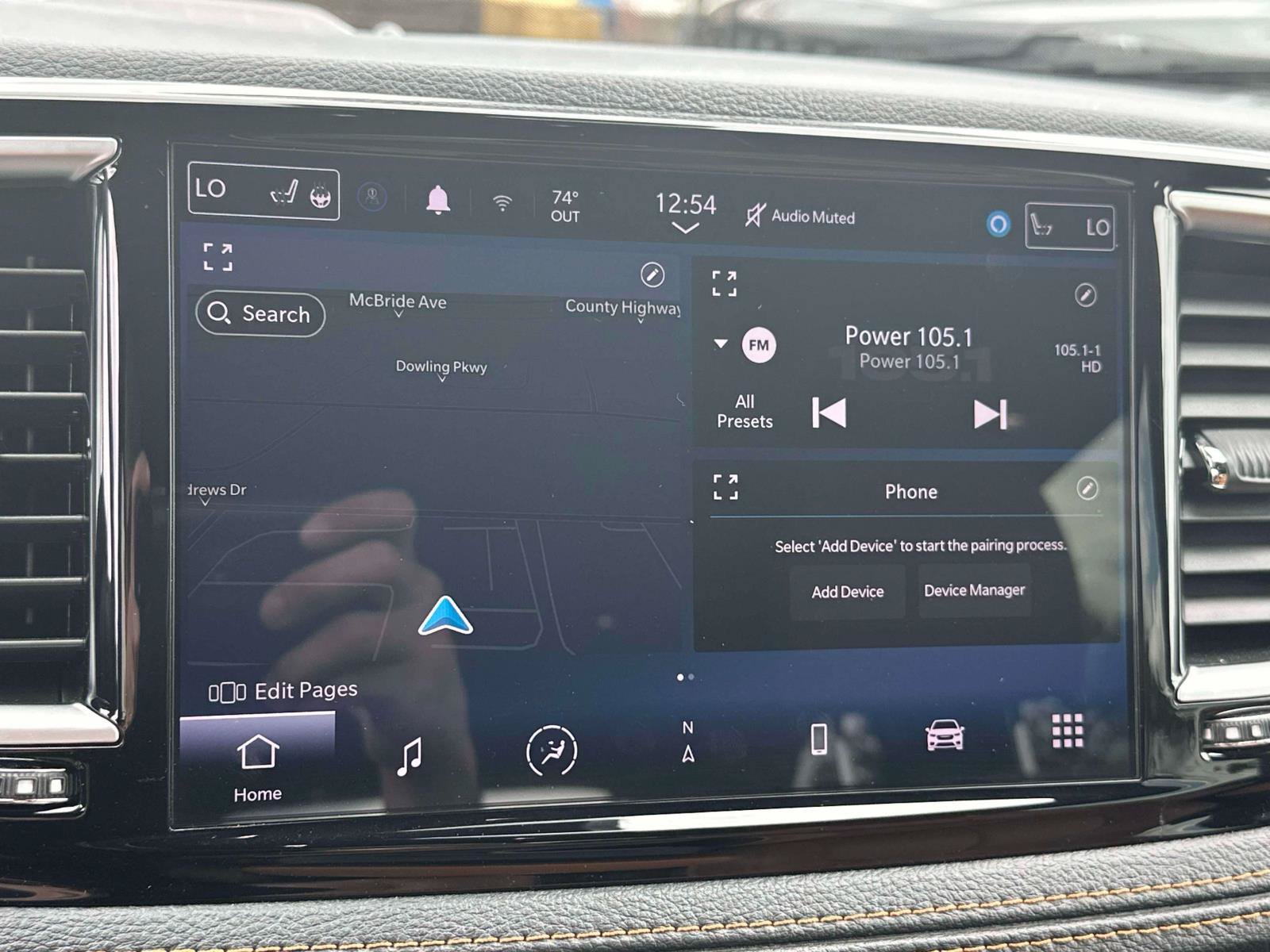 Used 2023 Chrysler Pacifica Pinnacle FWD image 25