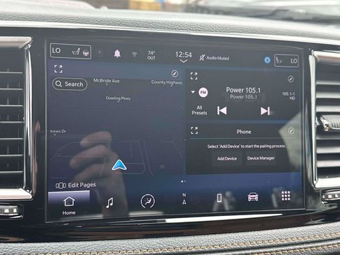 Used 2023 Chrysler Pacifica Pinnacle FWD image 25