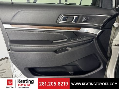 Used 2019 Ford Explorer Limited w/ Class III Trailer Tow Package FWD image 11