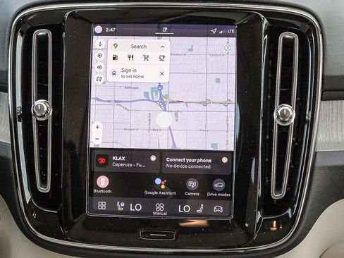 New 2026 Volvo XC40 B5 Plus w/ Protection Package Premier image 17