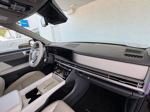 Used 2025 Hyundai Santa Fe Limited FWD image 18