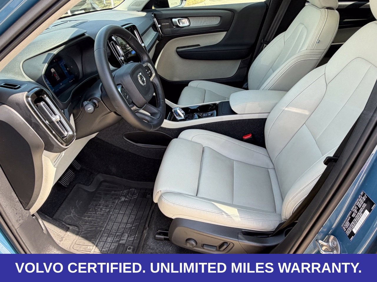 Certified 2025 Volvo XC40 B5 Ultra w/ Protection Package Premier AWD/4WD image 28