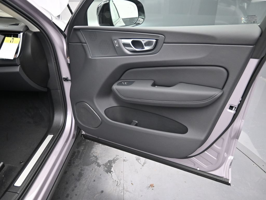 Used 2026 Volvo XC60 B5 Core w/ Climate Package AWD/4WD image 35