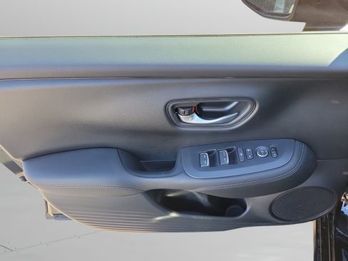 Used 2026 Honda HR-V EX-L image 12
