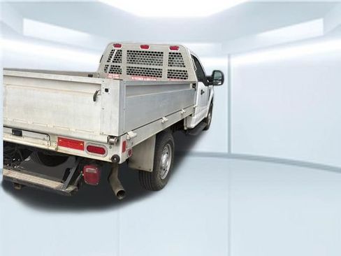 Used 2017 Ford F250 XL RWD image 4