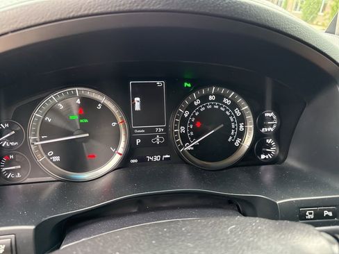 Used 2016 Lexus LX 570 4WD w/ Luxury Package image 11