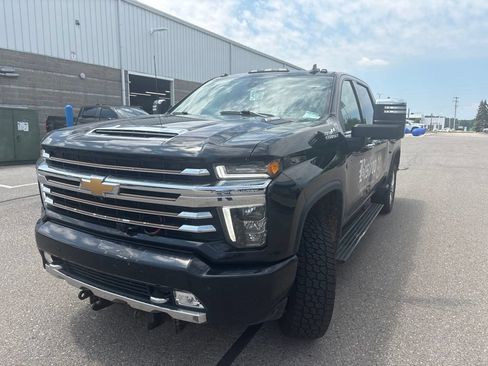 Used 2021 Chevrolet Silverado 2500 High Country w/ Z71 Off-Road Package AWD/4WD image 3