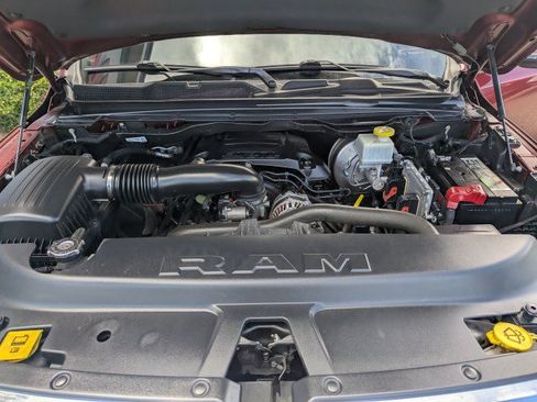 Used 2019 RAM 1500 Laramie AWD/4WD image 32