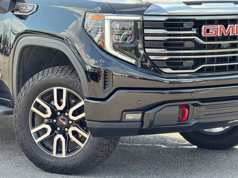 Used 2024 GMC Sierra 1500 AT4 w/ AT4 Premium Package AWD/4WD image 15