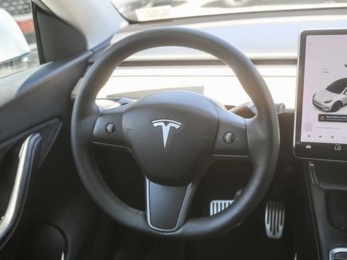 Used 2021 Tesla Model Y Long Range AWD/4WD image 15