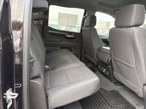 Used 2025 Chevrolet Silverado 1500 LT AWD/4WD image 17