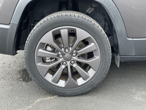 Certified 2021 Jeep Cherokee Latitude Lux 80th Anniv w/ Quick Order Package 26U 80TH FWD image 58