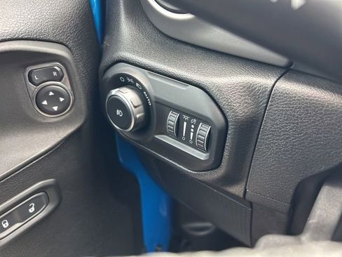 Used 2022 Jeep Wrangler Unlimited Sport AWD/4WD image 20