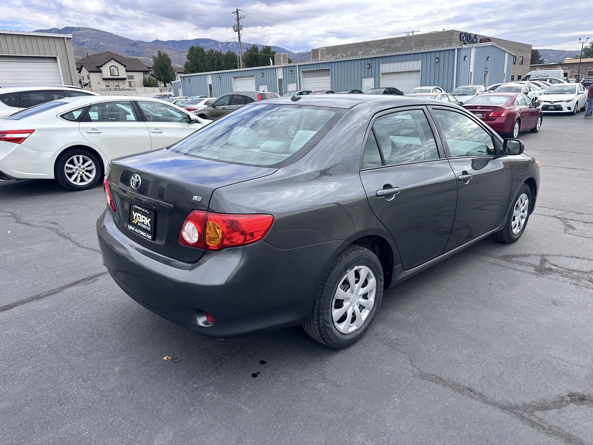 Used 2010 Toyota Corolla LE FWD image 3