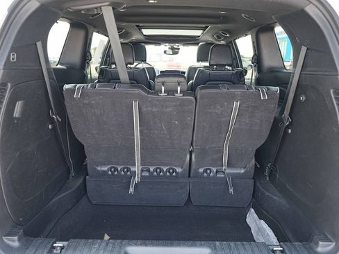 Used 2025 Chrysler Pacifica Limited FWD image 15