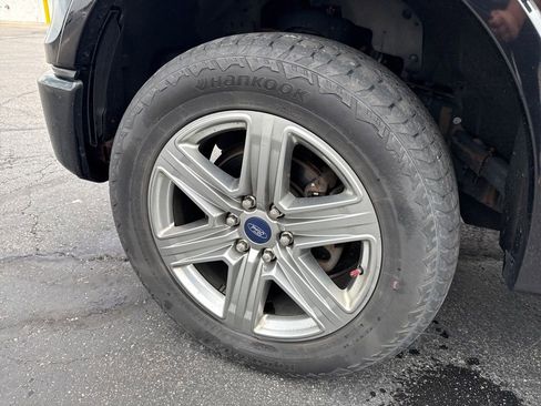 Used 2016 Ford F150 XLT w/ Equipment Group 302A Luxury AWD/4WD image 6