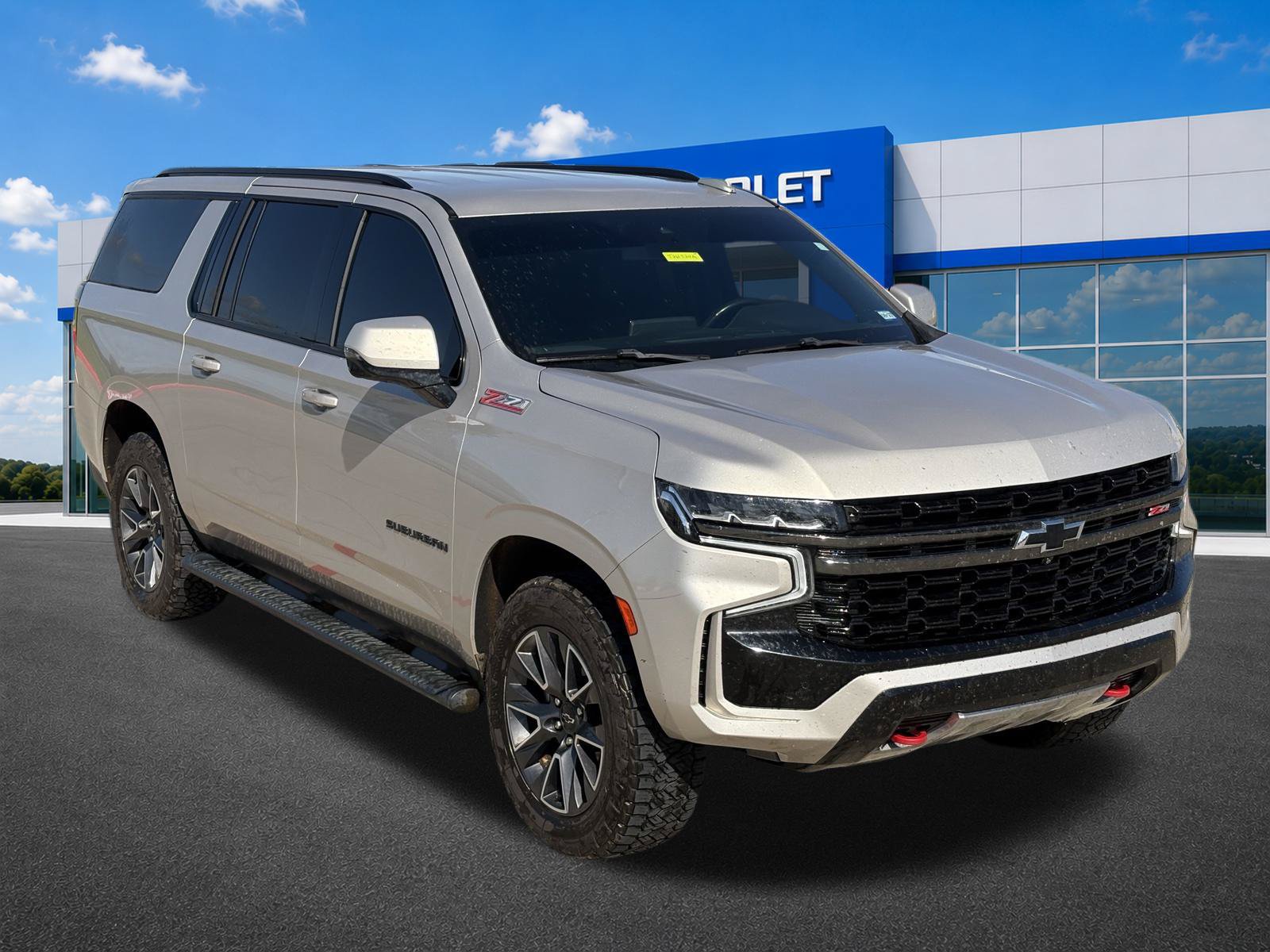 Used 2021 Chevrolet Suburban Z71 w/ Luxury Package AWD/4WD image 11