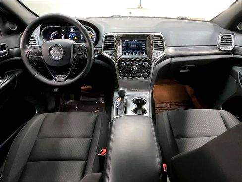 Used 2021 Jeep Grand Cherokee Laredo AWD/4WD image 18