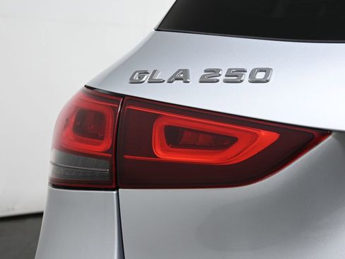 Certified 2022 Mercedes-Benz GLA 250 4MATIC image 12