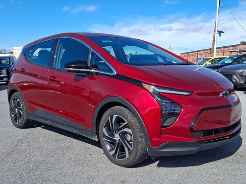 Used 2023 Chevrolet Bolt LT w/ Infotainment Package image 3