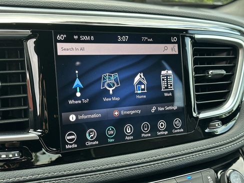 Used 2020 Chrysler Pacifica Limited w/ Advanced Safetytec Group image 17