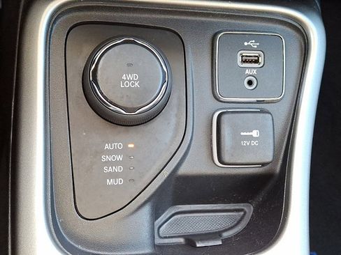 Used 2018 Jeep Compass Latitude w/ Popular Equipment Group image 24