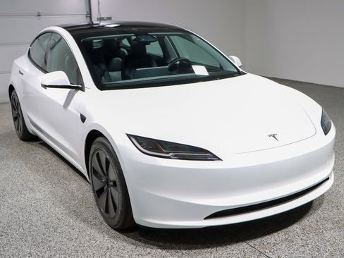 Used 2025 Tesla Model 3 Long Range image 5