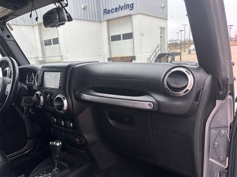 Used 2018 Jeep Wrangler Unlimited Sahara w/ Trailer Tow Group image 16