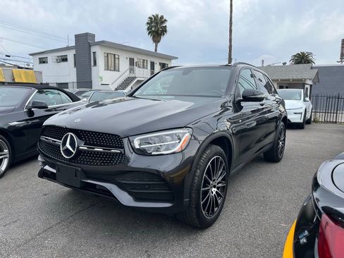 Used 2020 Mercedes-Benz GLC 300 image 1