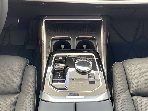 New 2026 BMW 740i w/ Premium Package image 19