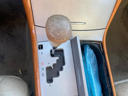 Used 2005 Toyota Avalon XL image 37