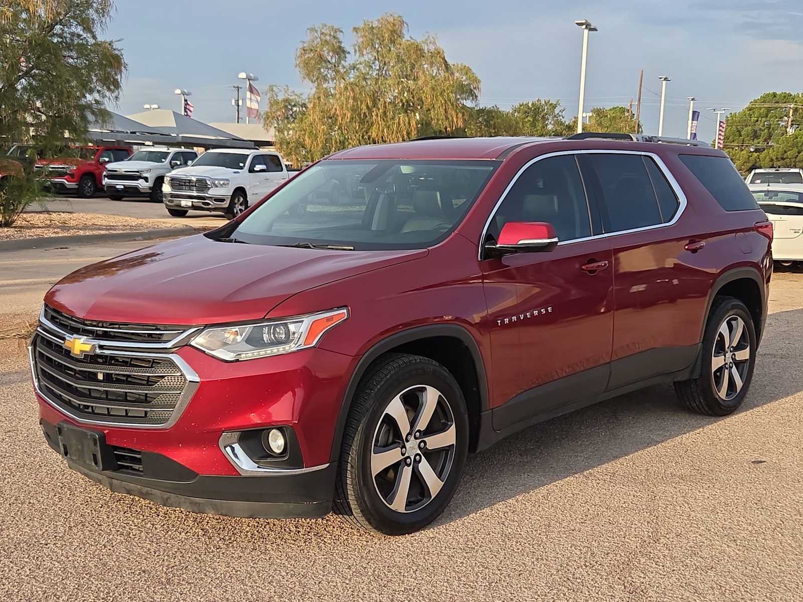 Used 2018 Chevrolet Traverse LT FWD image 4