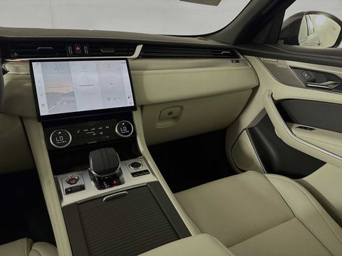 New 2026 Jaguar F-PACE R-Dynamic S image 23