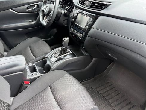 Used 2018 Nissan Rogue SV FWD image 15