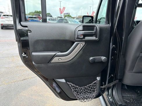 Used 2018 Jeep Wrangler Unlimited Sport AWD/4WD image 25