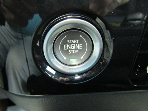 Used 2023 Chevrolet Silverado 1500 LT image 31