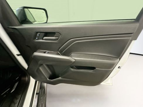 Used 2025 Chevrolet Colorado Trail Boss w/ LPO, Tailgate Decal Package AWD/4WD image 32