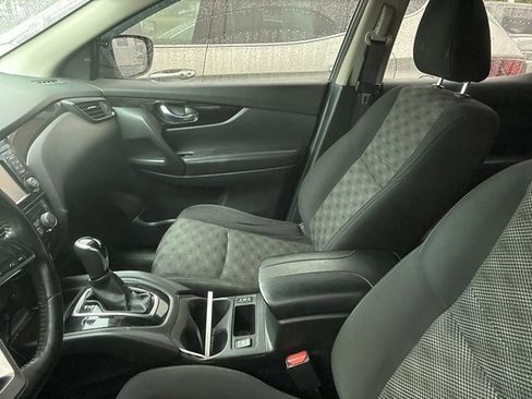 Used 2017 Nissan Rogue Sport SV w/ SV Premium Package AWD/4WD image 16