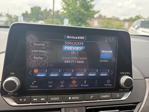 Used 2024 Nissan Altima 2.5 SV FWD image 17