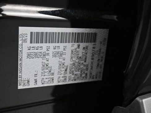 Used 2023 Nissan Rogue S FWD image 17