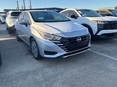 New 2025 Nissan Versa SV