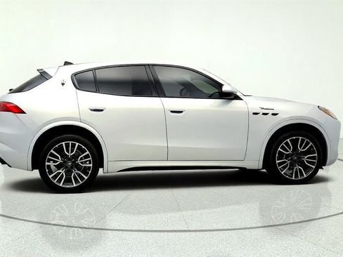 Used 2023 Maserati Grecale Modena AWD/4WD image 4