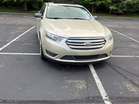 Used 2017 Ford Taurus Limited FWD image 11