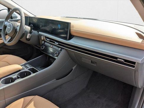 New 2025 Hyundai Sonata Limited image 24